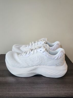Topo Atmos Running Shoes Womens Size 6